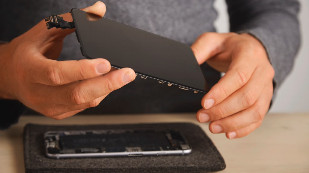 Troca de tela de celular realizada pela Relotech